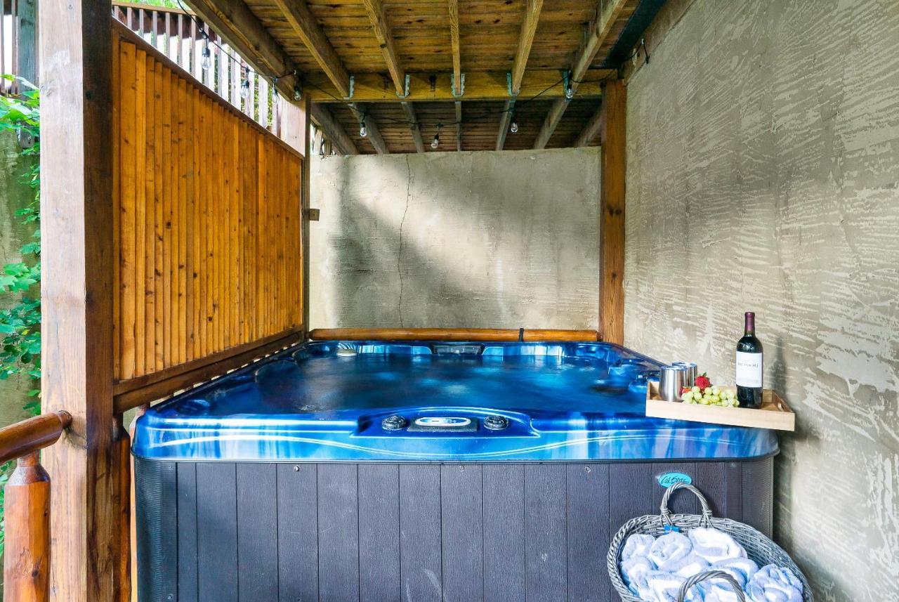 Summer Sale! Pool, Sauna, View, Hottub, Game 세비어빌 외부 사진